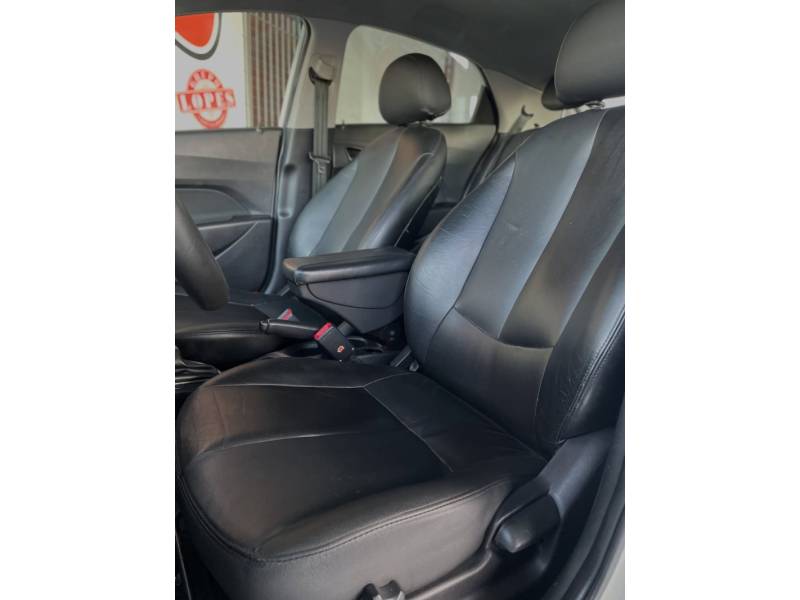 HYUNDAI - HB20 - 2016/2017 - Branca - R$ 51.900,00