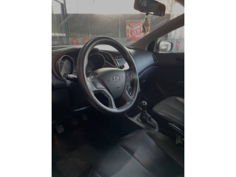 HYUNDAI - HB20 - 2016/2017 - Branca - R$ 51.900,00