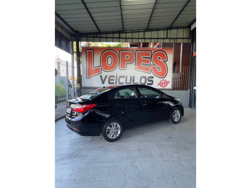 HYUNDAI - HB20S - 2013/2014 - Preta - R$ 57.900,00
