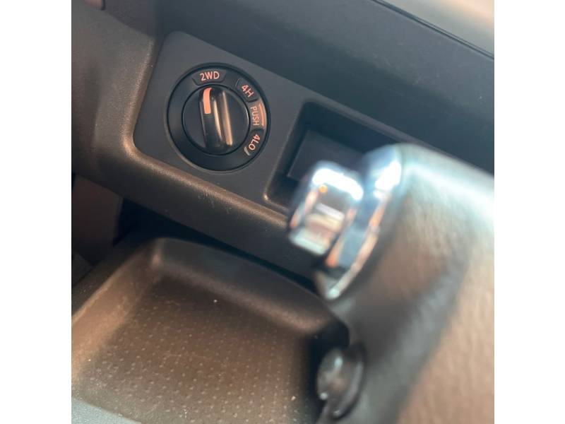 NISSAN - FRONTIER - 2014/2015 - Branca - R$ 102.900,00