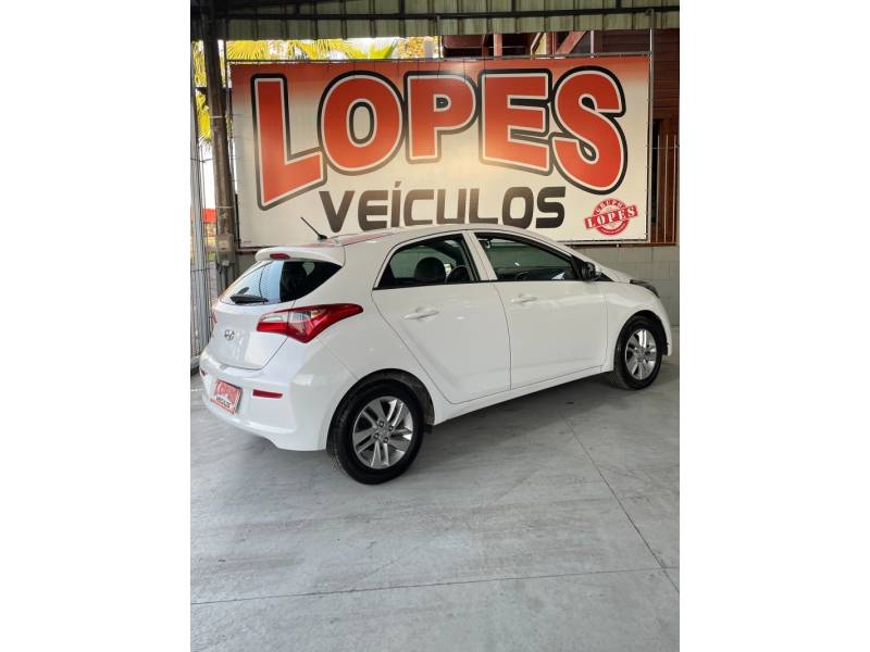 HYUNDAI - HB20 - 2016/2017 - Branca - R$ 51.900,00