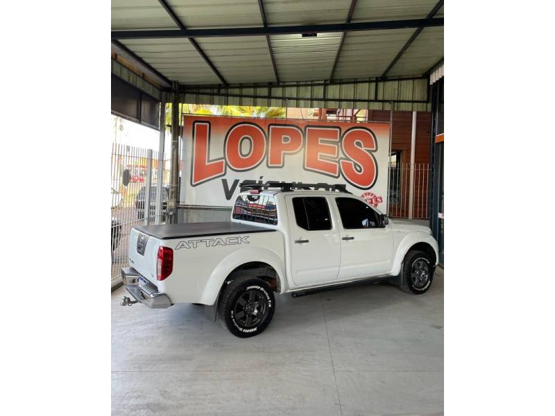 NISSAN - FRONTIER - 2014/2015 - Branca - R$ 102.900,00