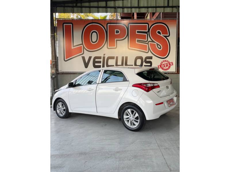 HYUNDAI - HB20 - 2016/2017 - Branca - R$ 51.900,00