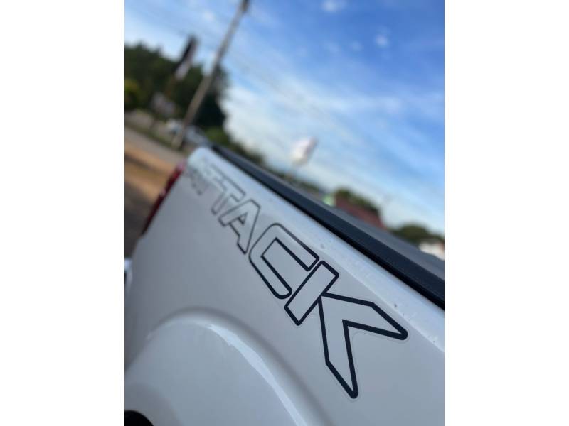 NISSAN - FRONTIER - 2014/2015 - Branca - R$ 102.900,00