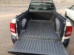 VOLKSWAGEN - SAVEIRO - 2021/2022 - Branca - R$ 69.900,00