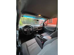 NISSAN - FRONTIER - 2014/2015 - Branca - R$ 102.900,00