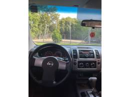 NISSAN - FRONTIER - 2014/2015 - Branca - R$ 102.900,00